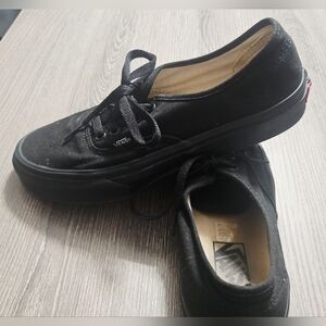 Black Canvas Vans lowtop sneakers multisex womens size 8 mens size 6.5